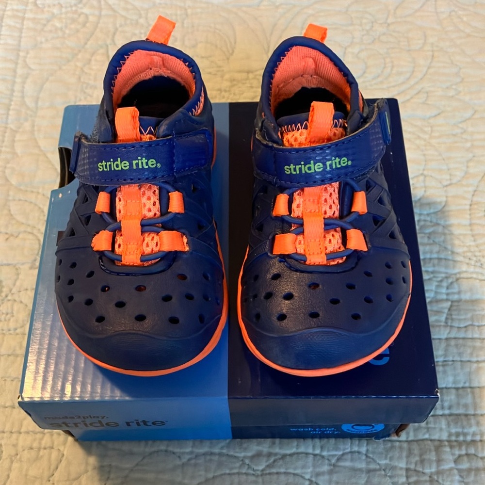 Made2play Stride rite Phibian/Navy toddler shoes Size 4M